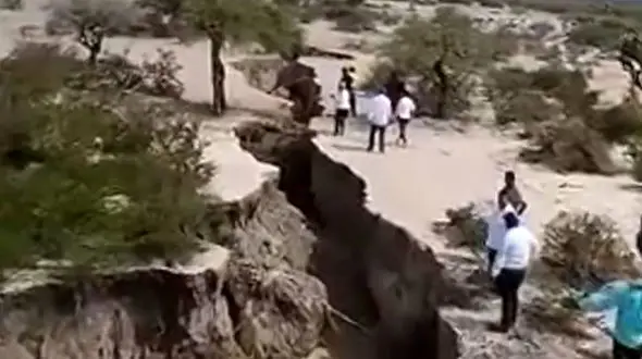 از ترک عظیم زمین در مکزیک تا ریزش کوه