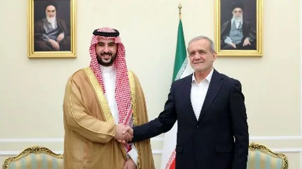 پزشکیان: ایران و عربستان می‌توانند الگویی برای همکاری‌های منطقه‌ای باشند