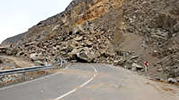 رانش کوه در جاده کوهستانی «پونل - خلخال»
