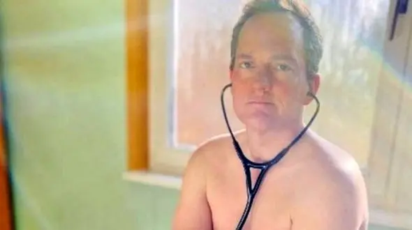 نهضت پزشکان بدون لباس در آلمان 