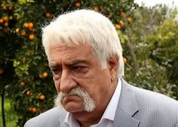 فیلم/ عصبانیت حشمت خان فردوس سریال ستایش از یک بازیگر در پشت صحنه یک فیلم / دنبالم می گشت تا منو بزنه!