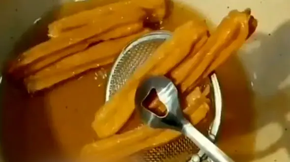 شیرینی چوروس چطور تهیه می شود ؟ + فیلم 