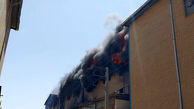 آتش‌سوزی گسترده ۳ کارخانه در جاده دماوند + عملیات با بالگرد آب‌رسان + فیلم و عکس