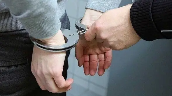 انتقام گیری مسلحانه مرد شیرازی در سوپرمارکت برادرش / مغازه را گلوله باران کرد