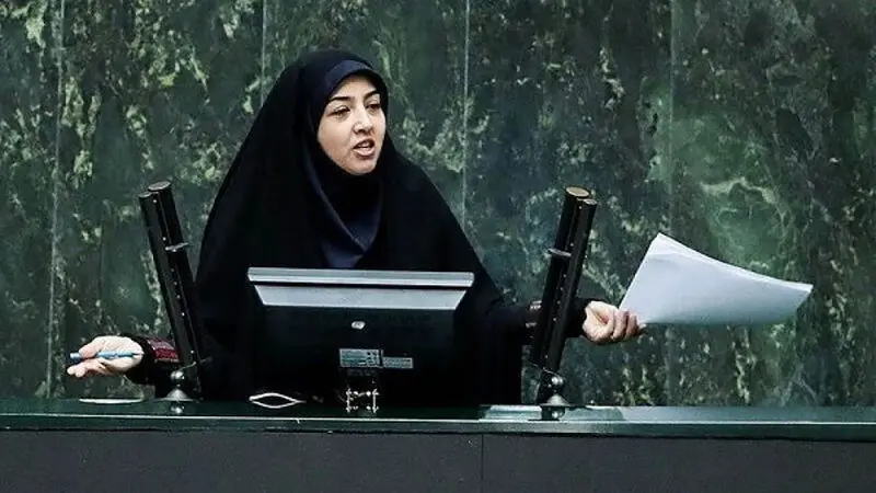 زهرا سعیدی مبارکه سخنگوی کمیسیون صنایع و معادن مجلس شورای اسلامی و نماینده مردم مبارکه در مجلس دوازدهم
