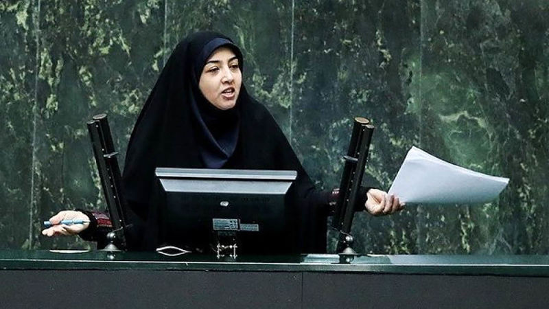 زهرا سعیدی مبارکه سخنگوی کمیسیون صنایع و معادن مجلس شورای اسلامی و نماینده مردم مبارکه در مجلس دوازدهم