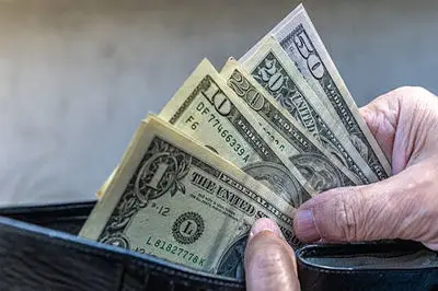 قیمت دلار آزاد امروز چهارشنبه 8 بهمن 1404 / دلار 4500 تومان گرانتر شد!