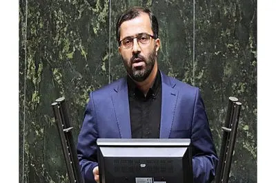 مجلس عقب‌نشینی نمی‌کند؛ افزایش ۲۰ درصدی حقوق‌ها اصلاح می‌شود