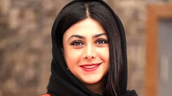 عکس جدید آزاده صمدی در کافه !  + عکس ها