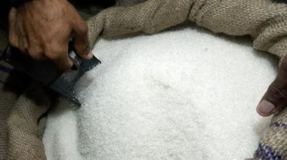 کشف قند و شکر احتکار شده و آجیل قاچاق در زنجان