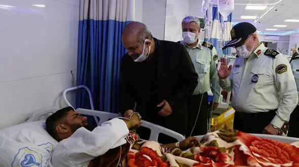 عیادت وزیر کشور از مجروحان فراجا در اغتشاشات اخیر