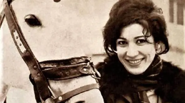 عکس سفر در زمان / نگاهی به استایل گاوچرانی فروغ فرخزاد  / سال  1343