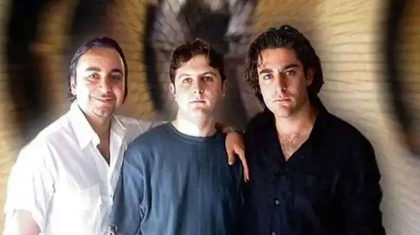 فیلم/محمدرضا گلزار نوازنده گیتار گروه آریان در سال ۱۳۷۹ / فیلمی از ۲۵ سال پیش و تولد یک سوپراستار