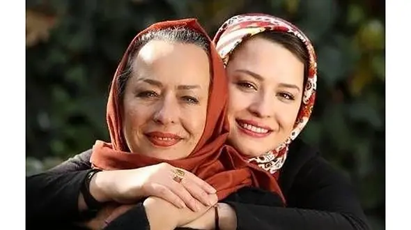 شباهت شگفت آور مهراوه شریفی نیا به جوانی مادرش ! + 2 عکس را مقایسه کنید