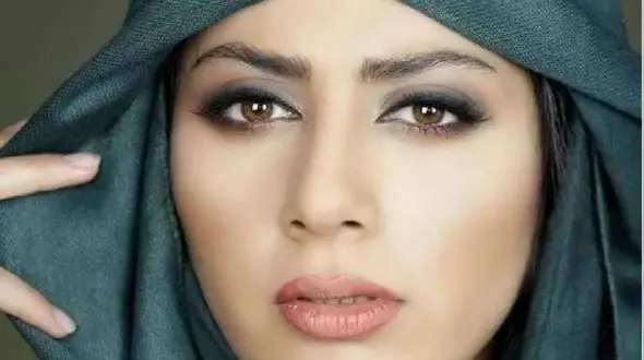 نوستالژی کودکی: مونا فرجاد در اواخر دهه 60 وقتی 6 ساله بود