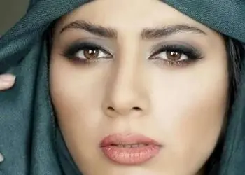 نوستالژی کودکی: مونا فرجاد در اواخر دهه 60 وقتی 6 ساله بود