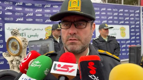 فیلم گفتگو با دزد کمین کرده جلوی کلانتری ها و ساختمان های دادگاه ها