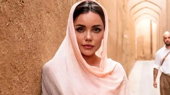 عکس های زننده خانم مدل زیبای روس در ایران  ! / عاشقانه ها با معشوقه اش !