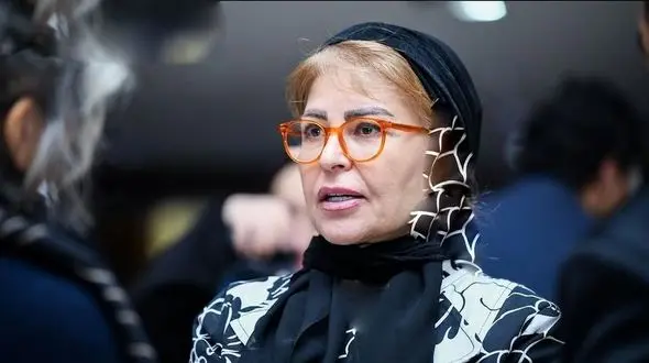 فیلم / نگاهی به  حضور بازیگران در مراسم یادبود  همایون ارشادی / از اکرم محمدی تا  مهراوه شریفی‌نیا از امین حیایی تا امین حیایی، رضا ناجی و...