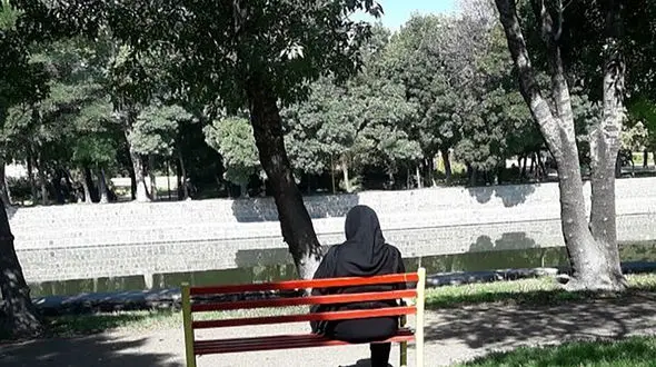 ازدواج تاسف بار زن جوان با پیرمرد چروک/ طلاق می خواهم تحملش را ندارم!