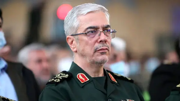 سردار باقری چه نوع گوشی موبایلی داشت؟ / رونمایی برادر شهید باقری از نوع موبایل و  نحوه شهادت رئیس ستاد کل نیروهای مسلح !