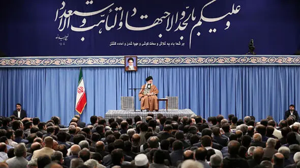 رهبر معظم انقلاب: برای نجات اقتصاد کشور نباید منتظر پایان تحریم‌ها بود/کارهای چند روز اخیر مردمی نبود + فیلم