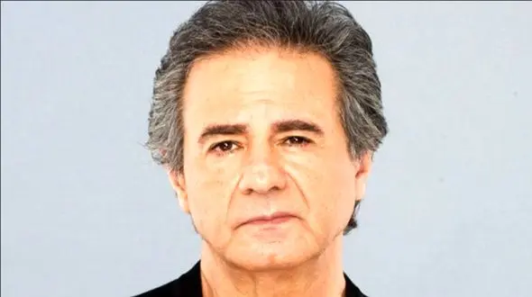 عکس همسر عارف خیلی زیباتر و جوانتر از گوگوش ! / شانس آورد با گوگوش ازدواج نکرد !