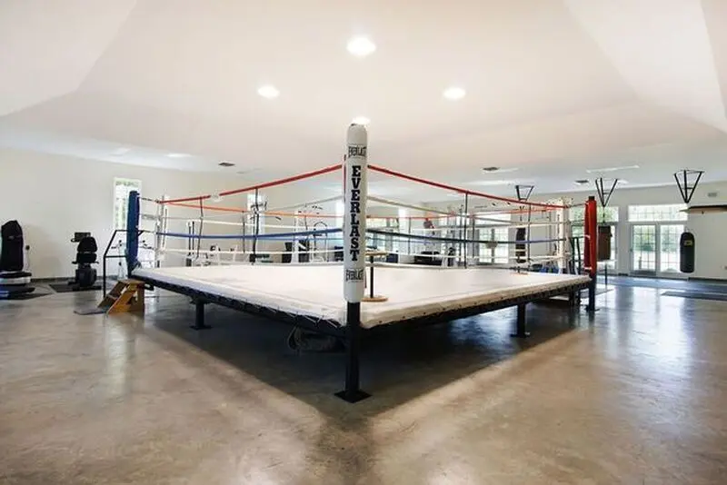 Muhammad-Alis-peaceful-farmhouse-retreat-is-on-sale-for-$29-million (2)
