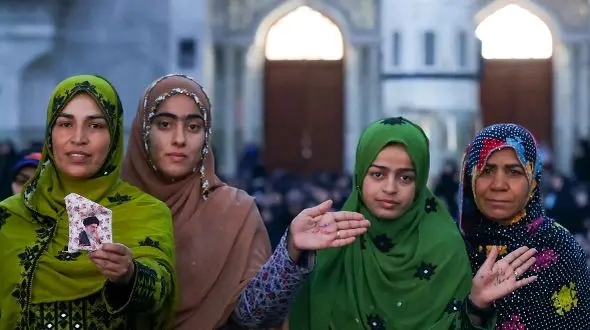 تصاویر جالب از متن و حاشیه سخنرانی رهبر انقلاب در سالگرد ارتحال امام خمینی (ره)