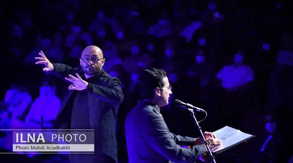 همایون شجریان در سالن وزارت کشور به روی صحنه رفت 