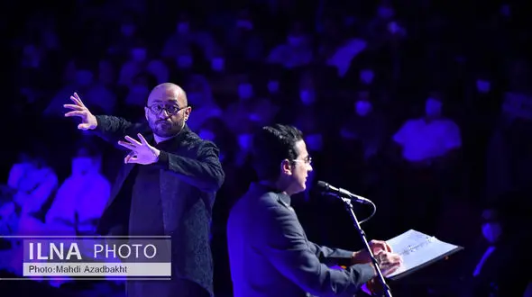 همایون شجریان در سالن وزارت کشور به روی صحنه رفت 