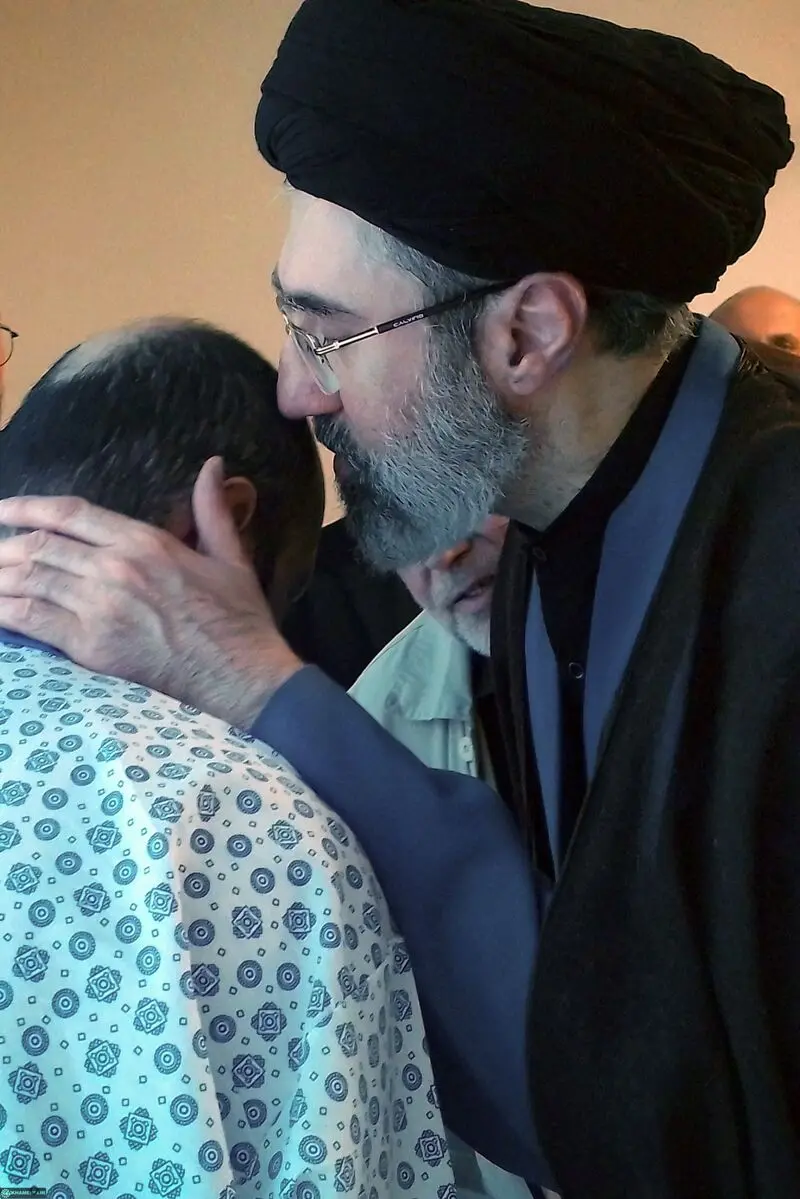 تصاویر تازه منتشر شده از آیت‌الله مجتبی خامنه‌ای 