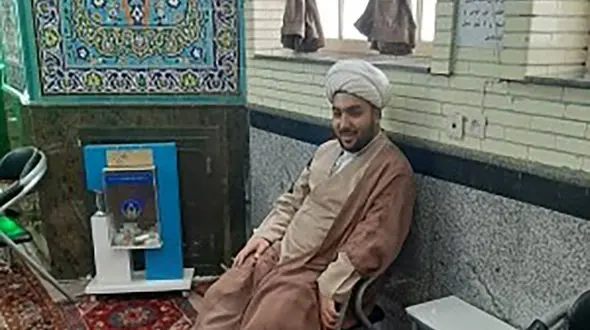 حمله زن چاقوکش به روحانی تبریزی در نیمه شب + عکس 