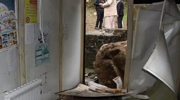 9 عکس تکاندهنده از مدفون شدن مدرسه ای در ریزش کوه / آستارا