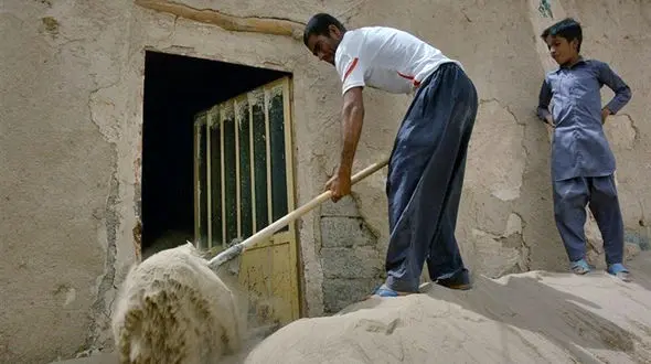 833 زن و مرد و کودک با طوفان خاک راهی بیمارستان شدند / در سیستان و بلوچستان رخ داد + فیلم