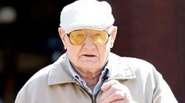 محاکمه مرد 101 ساله به اتهام تجاوز به دختران + عکس