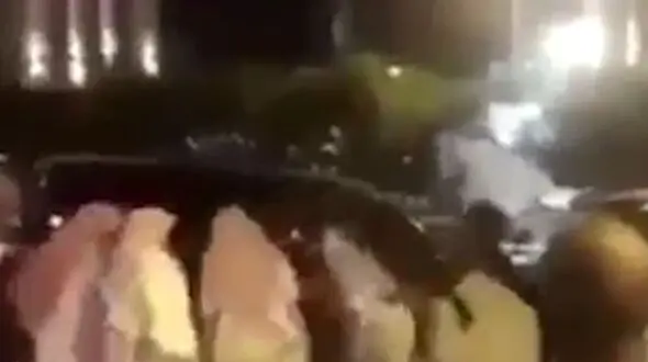 حمله وحشیانه مردان سعودی به زنان راننده  +فیلم