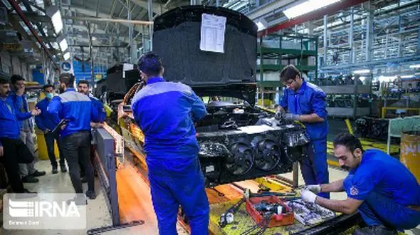 چرا خودروسازان حق قیمت‌گذاری ندارند؟ بررسی دلایل و پیامدها