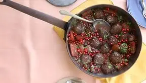 طرز تهیه خورشت قلقلی با آلو و رب انار؛ یک غذای مجلسی و خوشمزه