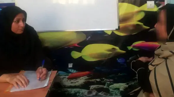 دختر 20 ساله گریه مادرش را در آورد / دخترم درد زن مطلقه را نمی داند! + عکس