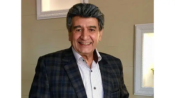 اتفاق دردناک برای منوچهر والی‌زاده / حال دوبلور و بازیگر معروف وخیم است دعایش کنید!