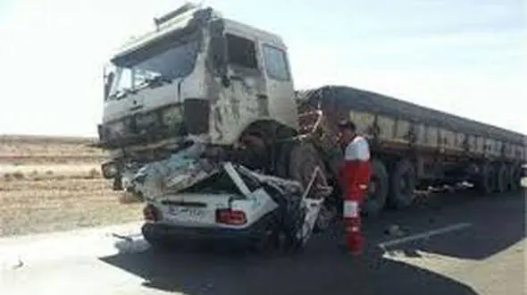 3 سرنشین پراید زیر میکسر جان باختند