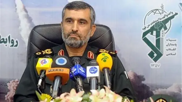 سردار حاجی‌زاده: موتور این ماهواره نظامی از نوع ترکیبی سوخت مایع و جامد است + فیلم