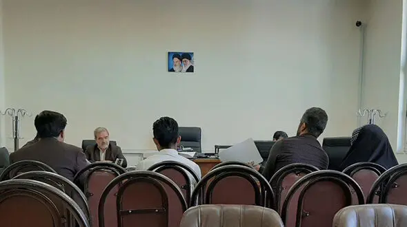 قرار پلید شقایق با جوان غریبه در خانه / شوهرش دوربین به دست وارد خانه شد ! / دیروز در دادگاه تهران چه گذشت؟