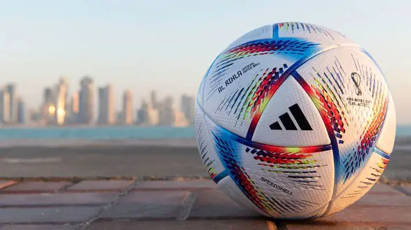 عکس جنجالی گریه بی‌امان ستاره ملی پوش هنگام پخش سرود ملی !