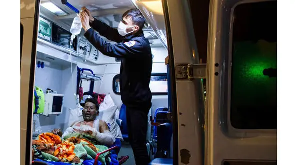 حمله با موادمحترقه به آمبولانس حامل بیمار در تهران