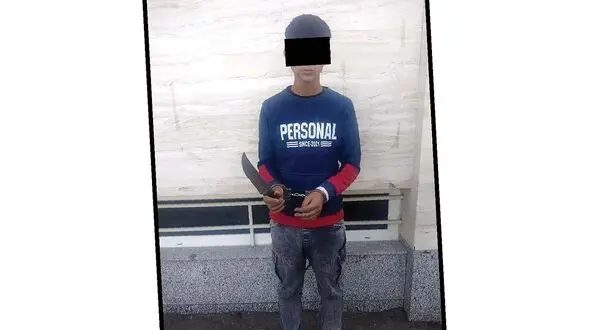 گفتگو با زورگیر 17 ساله مشهد با صورتی خط خطی / خوشگذرانی پدر و مادرم مرا قمه به دست کرد! + عکس