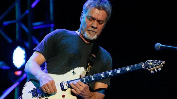 تاثیرگذارترین گیتاریست جهان درگذشت + عکس