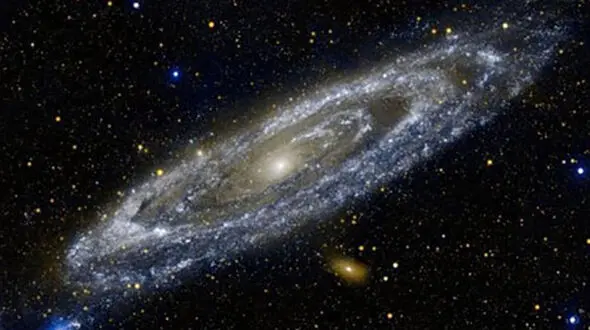 تجمع ستاره‌های داغ در کهکشان آندرومدا +عکس
