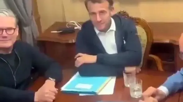 ویدئویی بحث‌برانگیز از رئیس‌جمهور فرانسه که همه را شگفت‌زده کرد